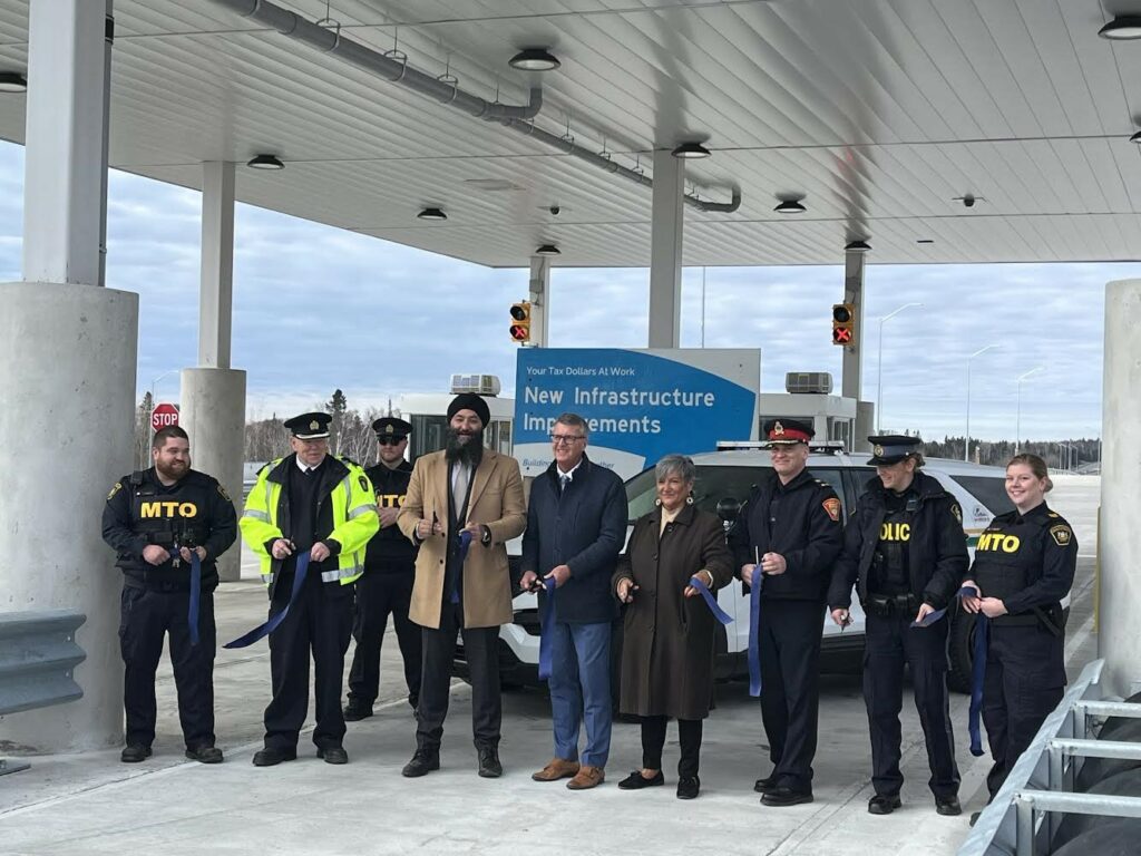 Officials inaugurating the CMV inspection station